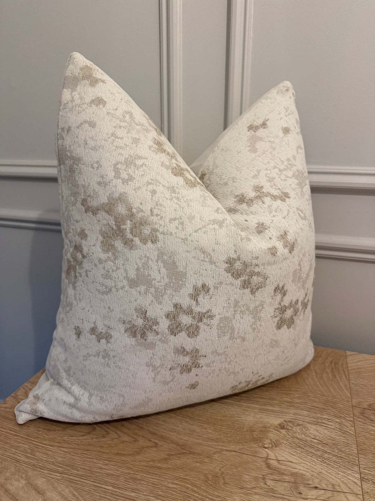 Set of 2 neutral floral cushion covers white cream beige 