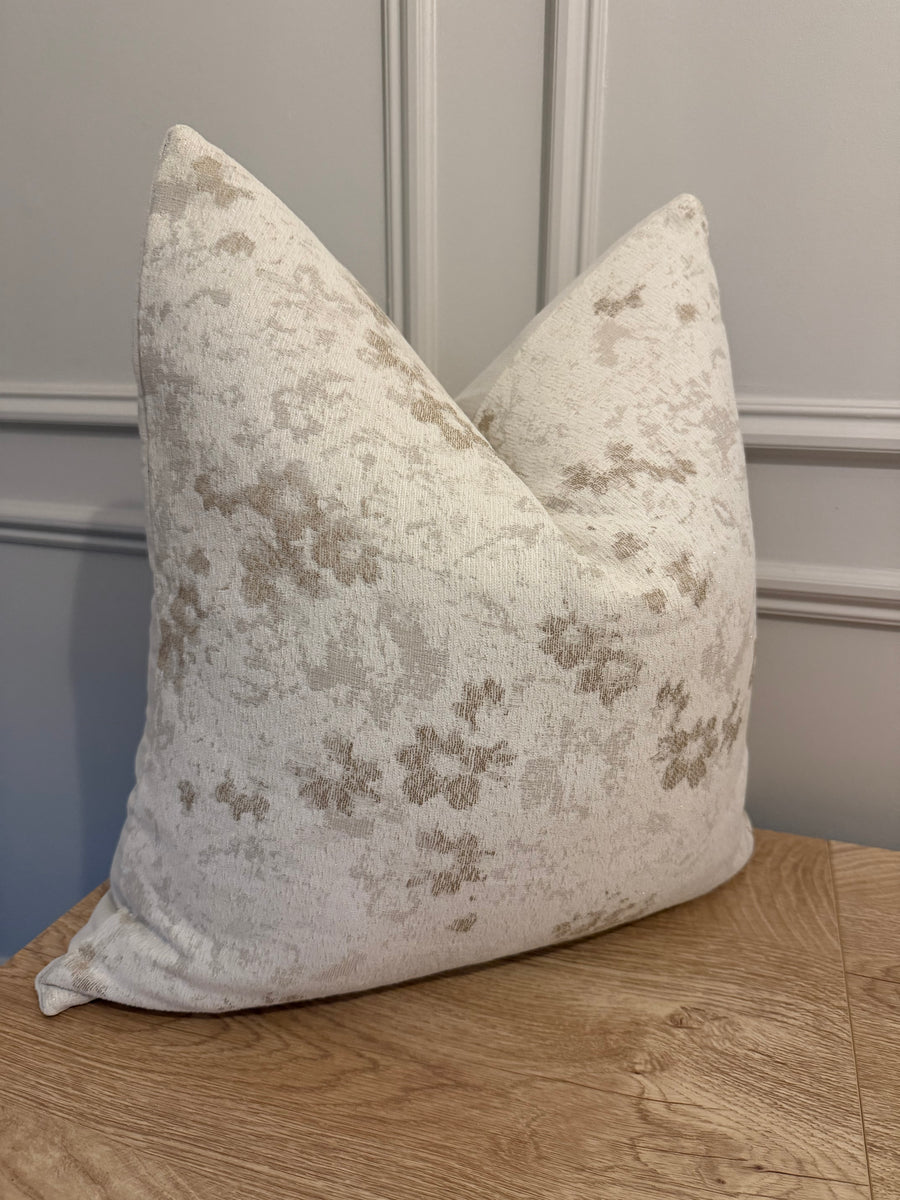 Set of 2 neutral floral cushion covers white cream beige 