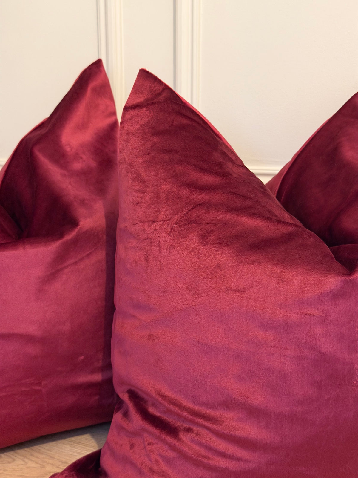 Hampton Burgundy Velvet Soft